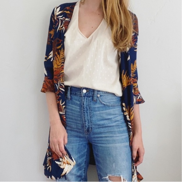 ✨ 2 for $40 SALE | Leith | Cream Polka Dot Flutter Sleeve Blouse - Picture 8 of 9